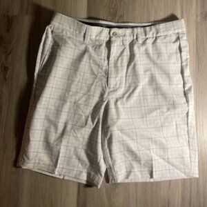 PGA Tour white plaid golf shorts in size 34